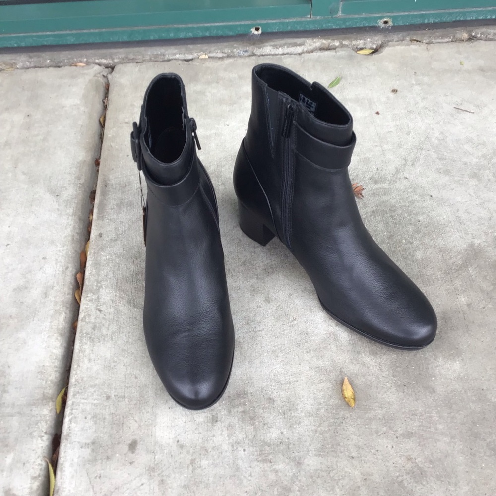 Clark’s Loken zip waterproof Black Ankle Boots